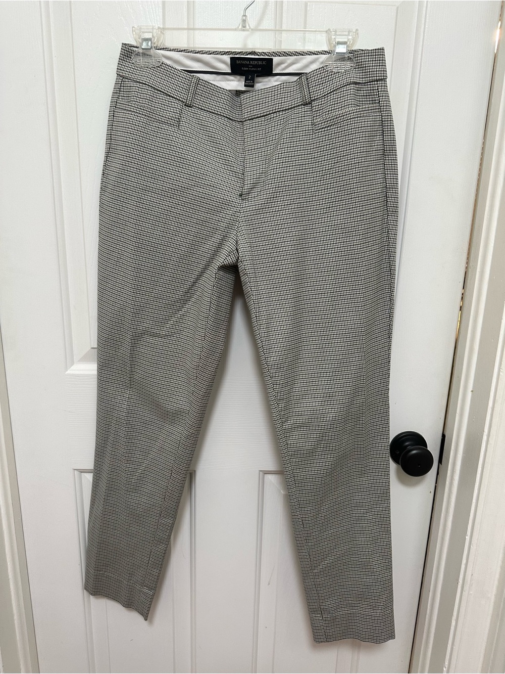 0352 Banana Republic Women's Black and White Houndstooth Straight-Leg Pants 2